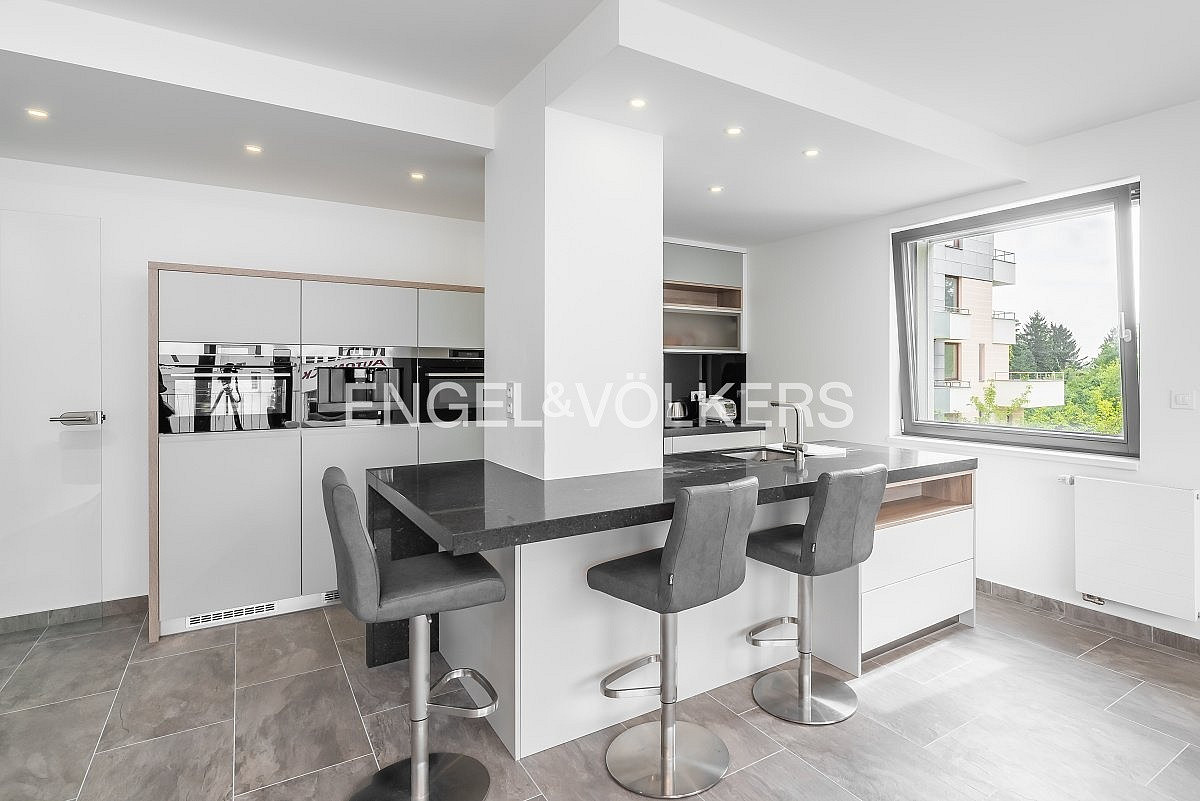 Pronájem bytu 3+kk 97 m² — photo 3