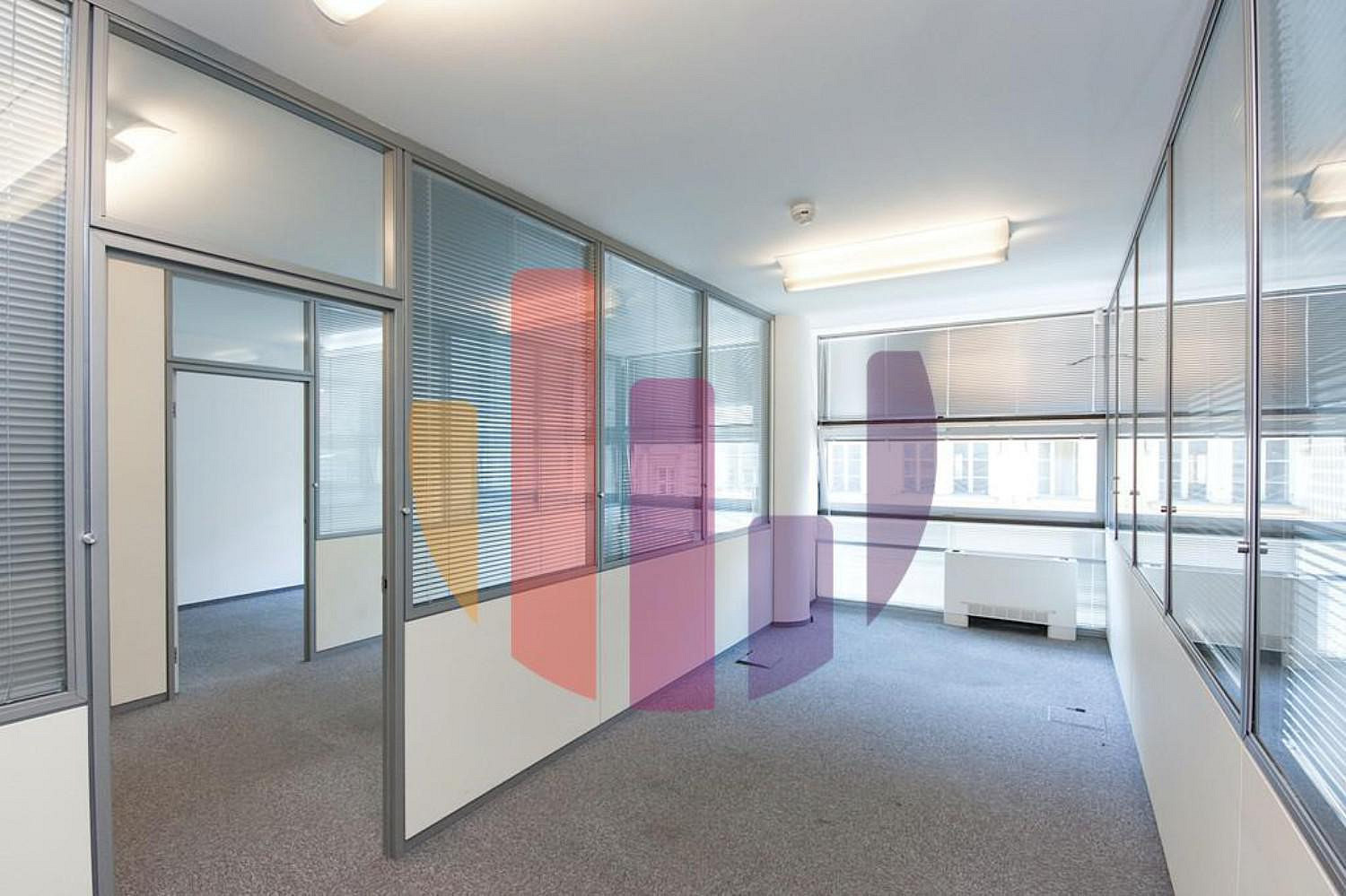 Pronájem kanceláře 160 m² — photo 4