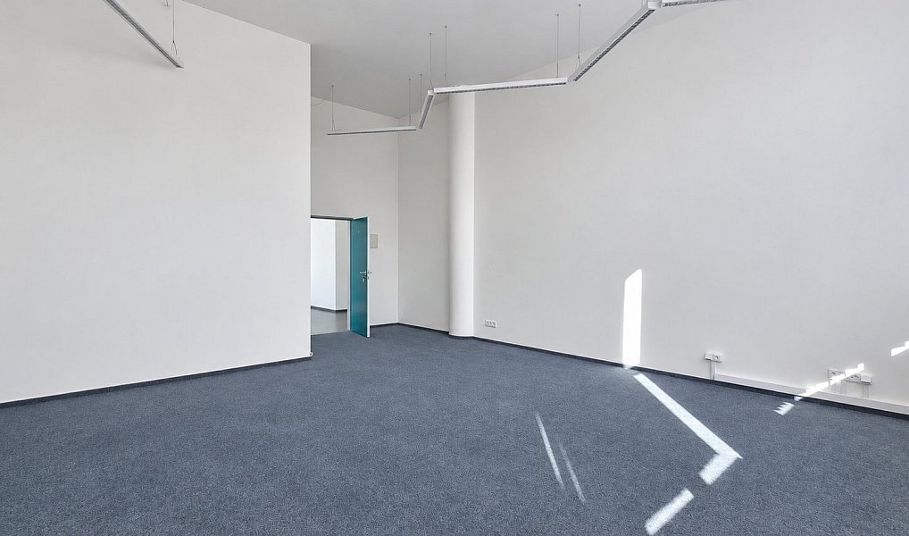 Pronájem kanceláře 40 m², Zlín – náhled fotky 3