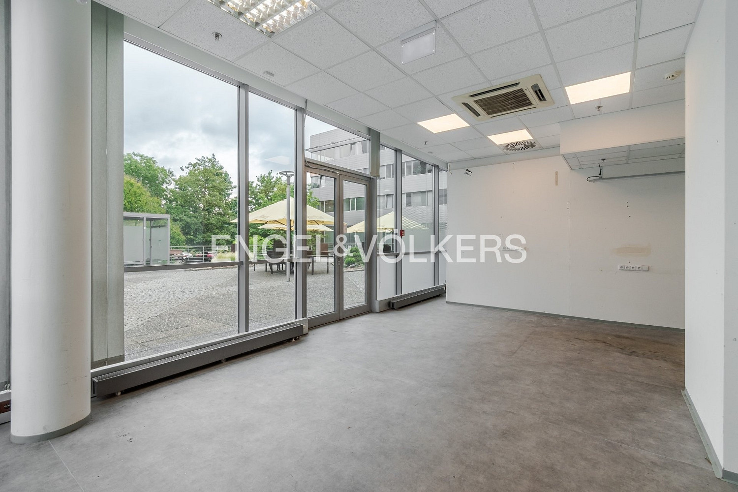 Pronájem obchodních prostor 291 m² – fotografie 4