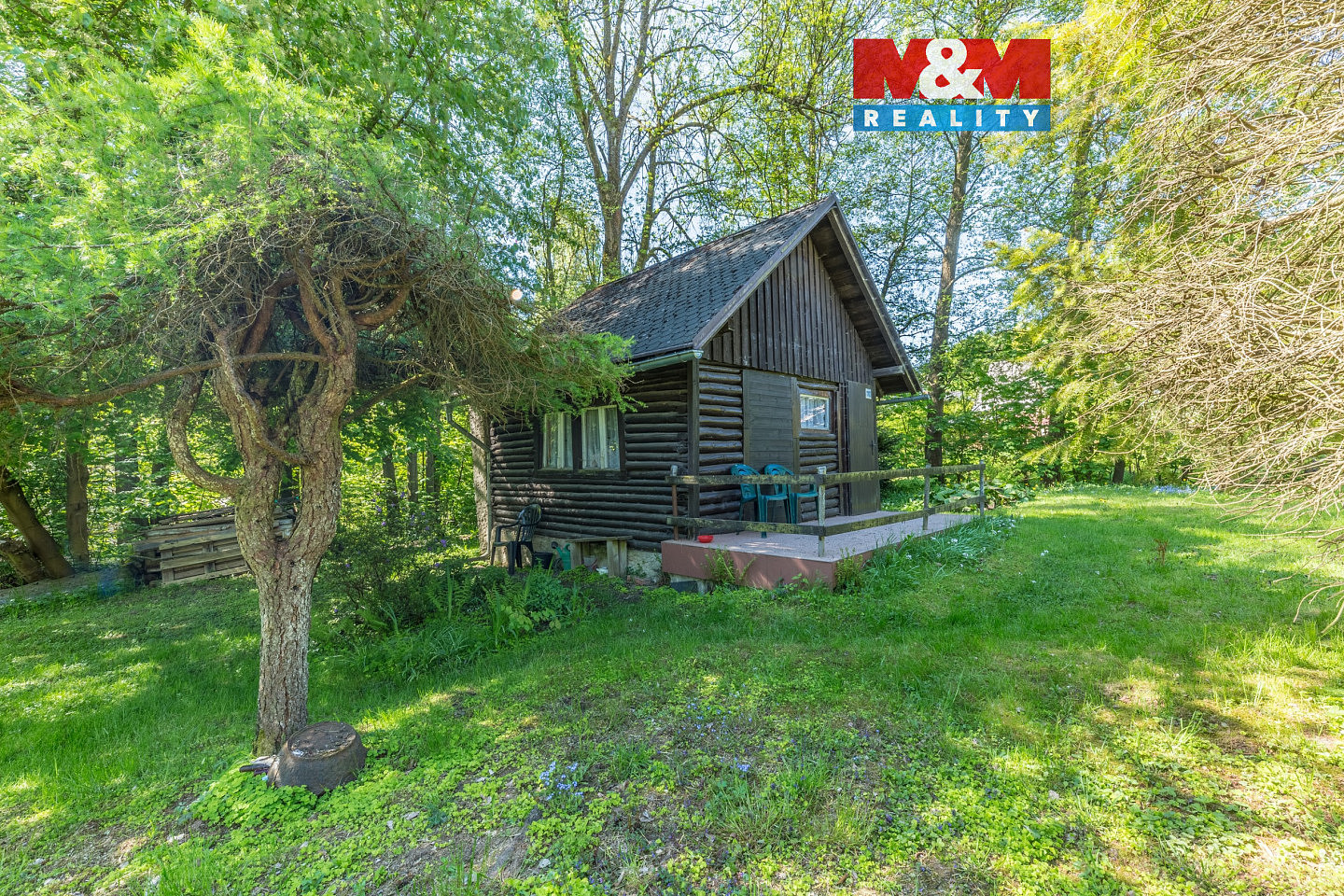 Prodej stavebního pozemku 2 165 m²
