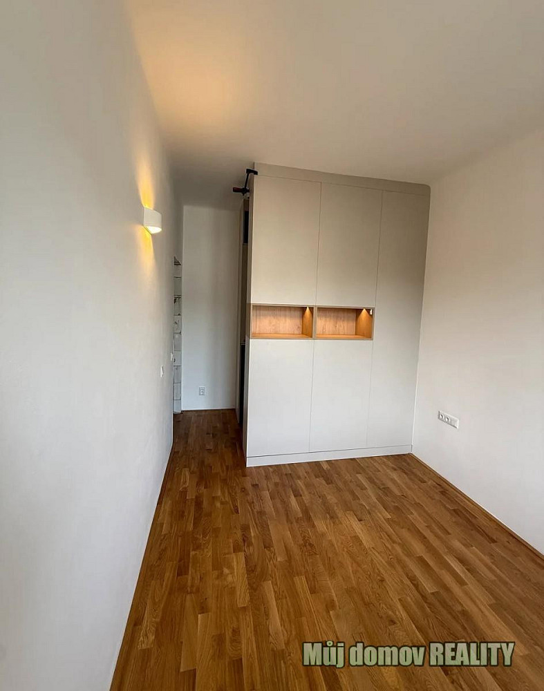 Pronájem bytu 2+kk 55 m² — photo 4