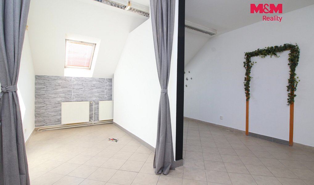 Pronájem obchodních prostor 24 m², Chlumec nad Cidlinou – náhled fotky 4