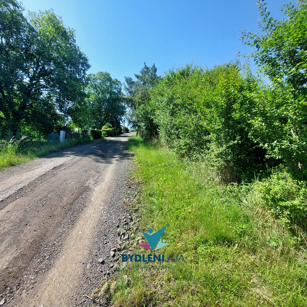 Prodej stavebního pozemku 698 m² — photo 3