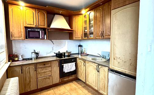 Prodej bytu 3+1 72 m², Javorová, Most