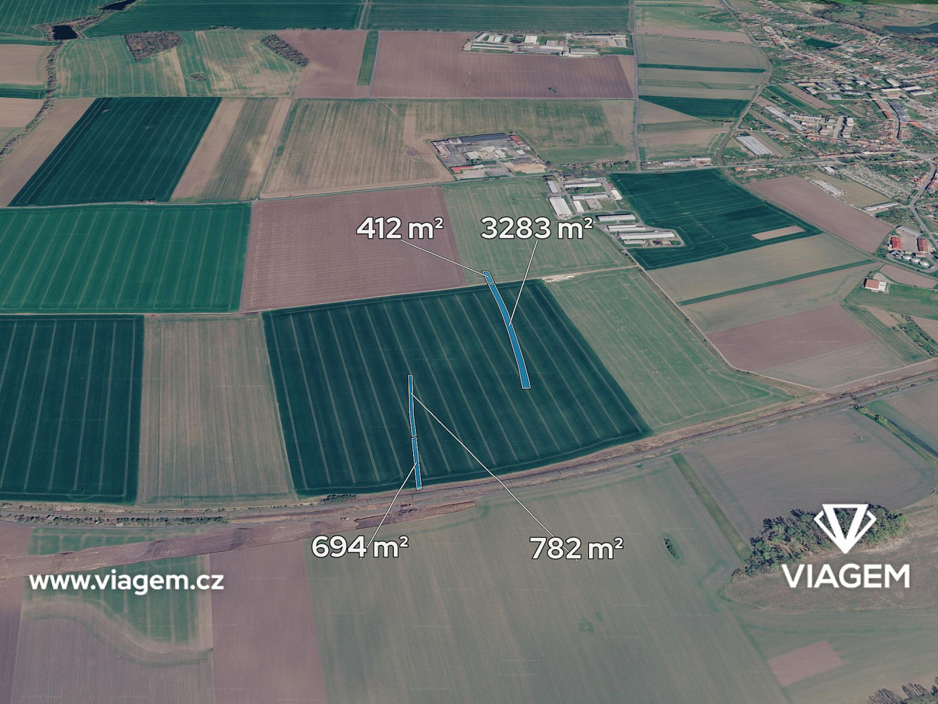 Prodej pole 2 585 m²