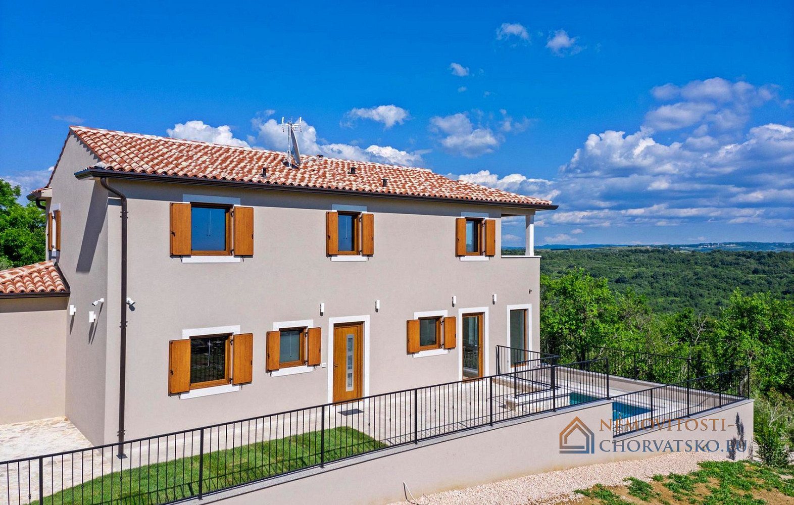 Prodej domu 158 m² s pozemkem 236 m² – pohled 2