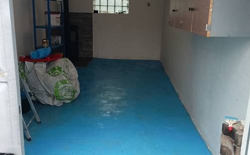 Garáž Ostrava Poruba - Martinov, Záryby, okres Praha-východ