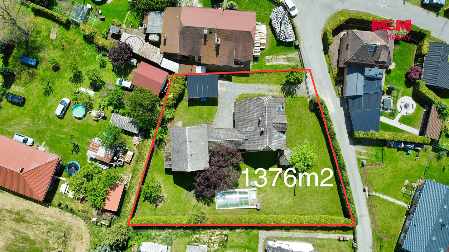 Prodej domu 199 m² s pozemkem 1 376 m²