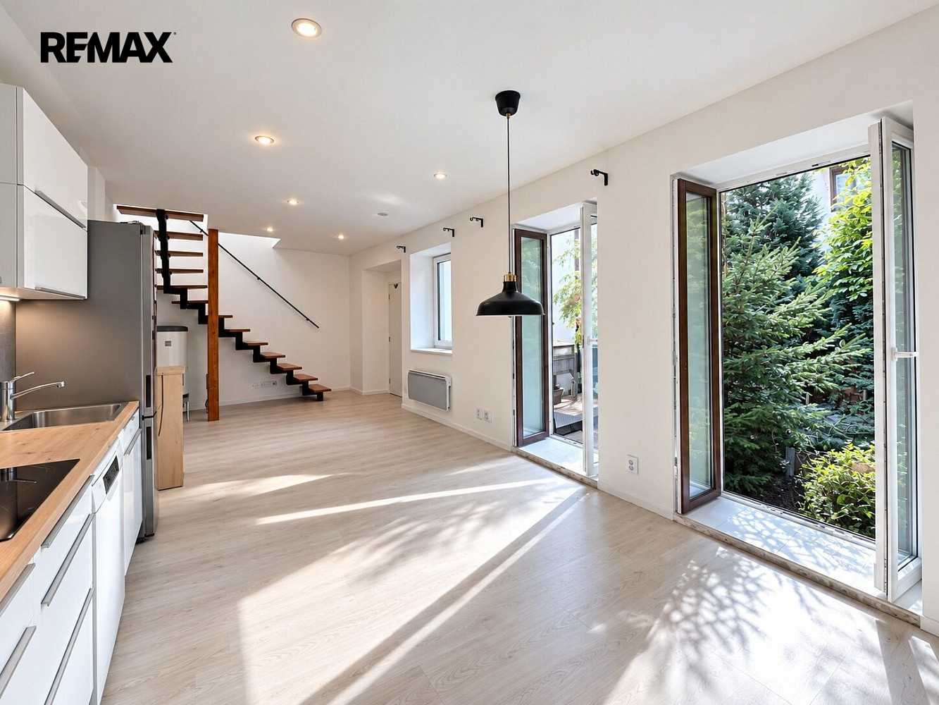 Pronájem bytu 3+kk 95 m² – fotografie 2