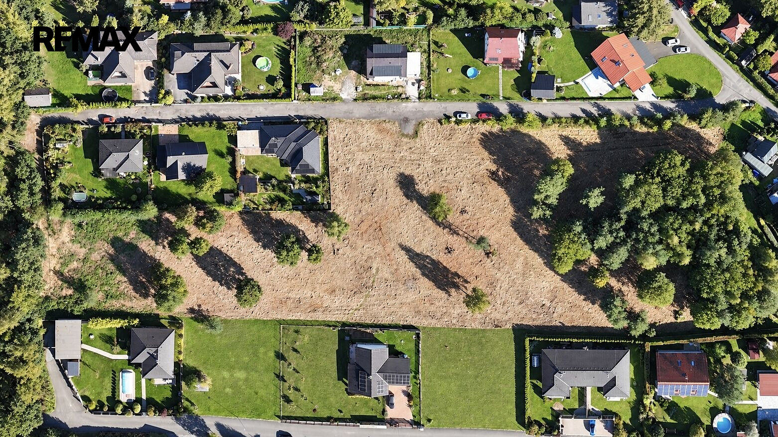 Prodej stavebního pozemku 1 000 m² – fotografie 3