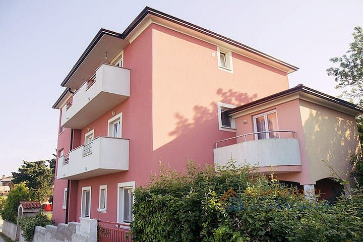 Prodej domu 435 m² s pozemkem 435 m² - Widok 3