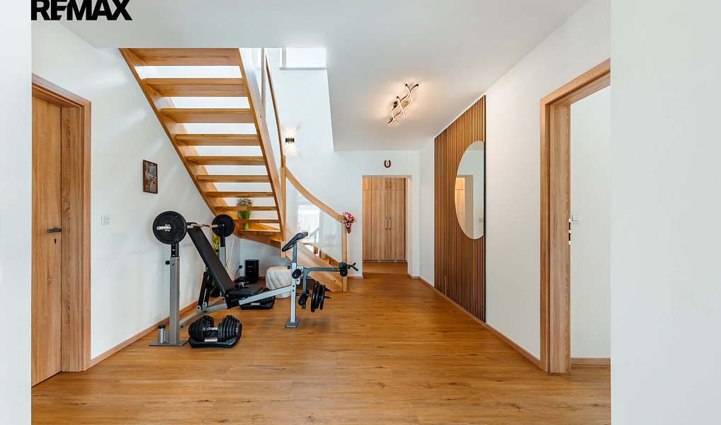Prodej domu 350 m² s pozemkem 2 074 m², Staré Město – náhled fotky 20
