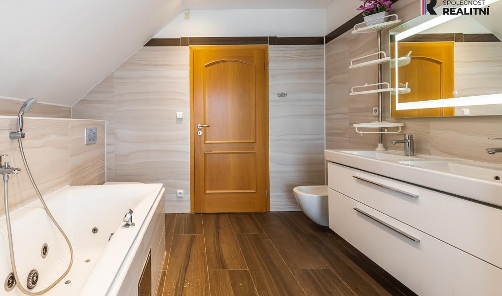 Prodej domu 168 m² s pozemkem 427 m², Praha – náhled fotky 15