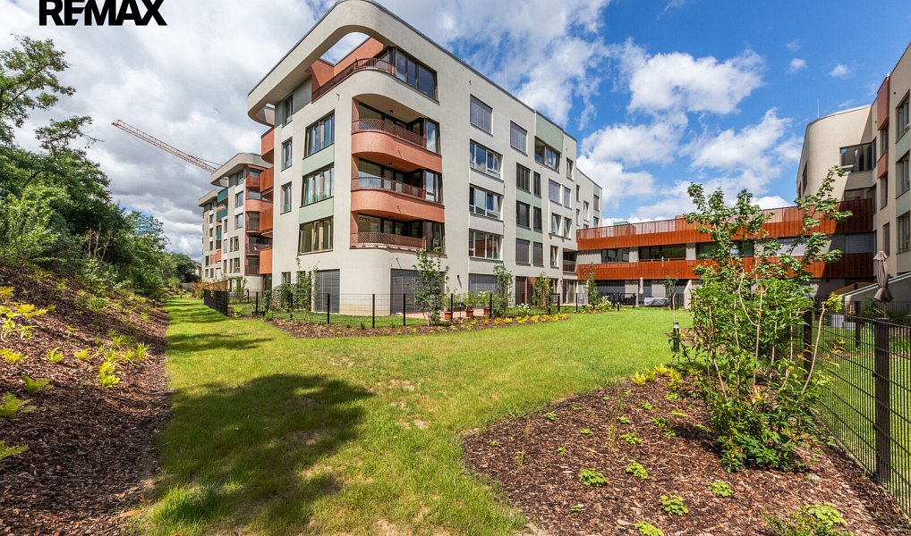 Pronájem bytu 1+kk 37 m², Praha – náhled fotky 18