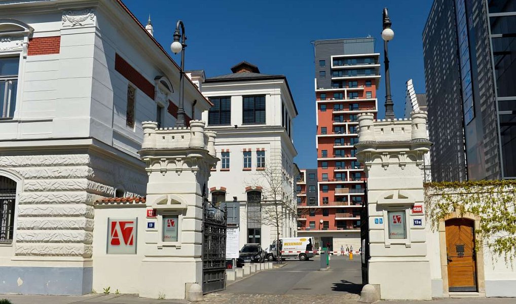 Pronájem kanceláře 635 m², Praha – náhled fotky 9