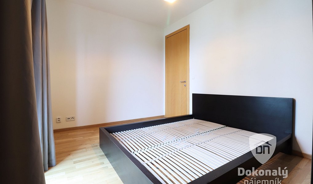 Pronájem bytu 2+kk 56 m², Praha – náhled fotky 9