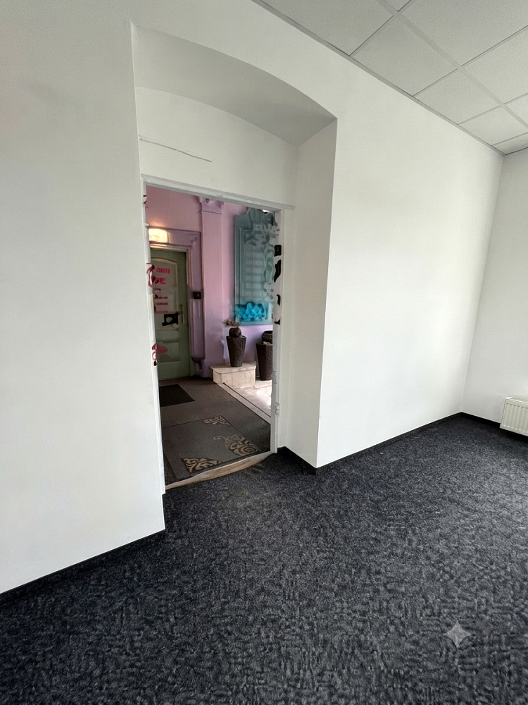 Pronájem kanceláře 68 m² – fotografie 5