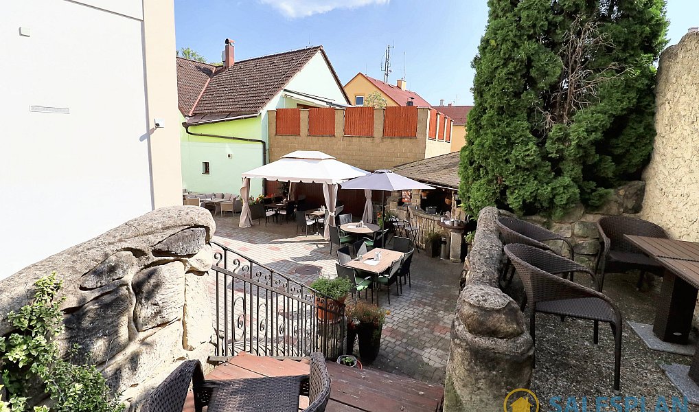 Prodej ubytovacího objektu 1 342 m², Doksy – náhled fotky 19