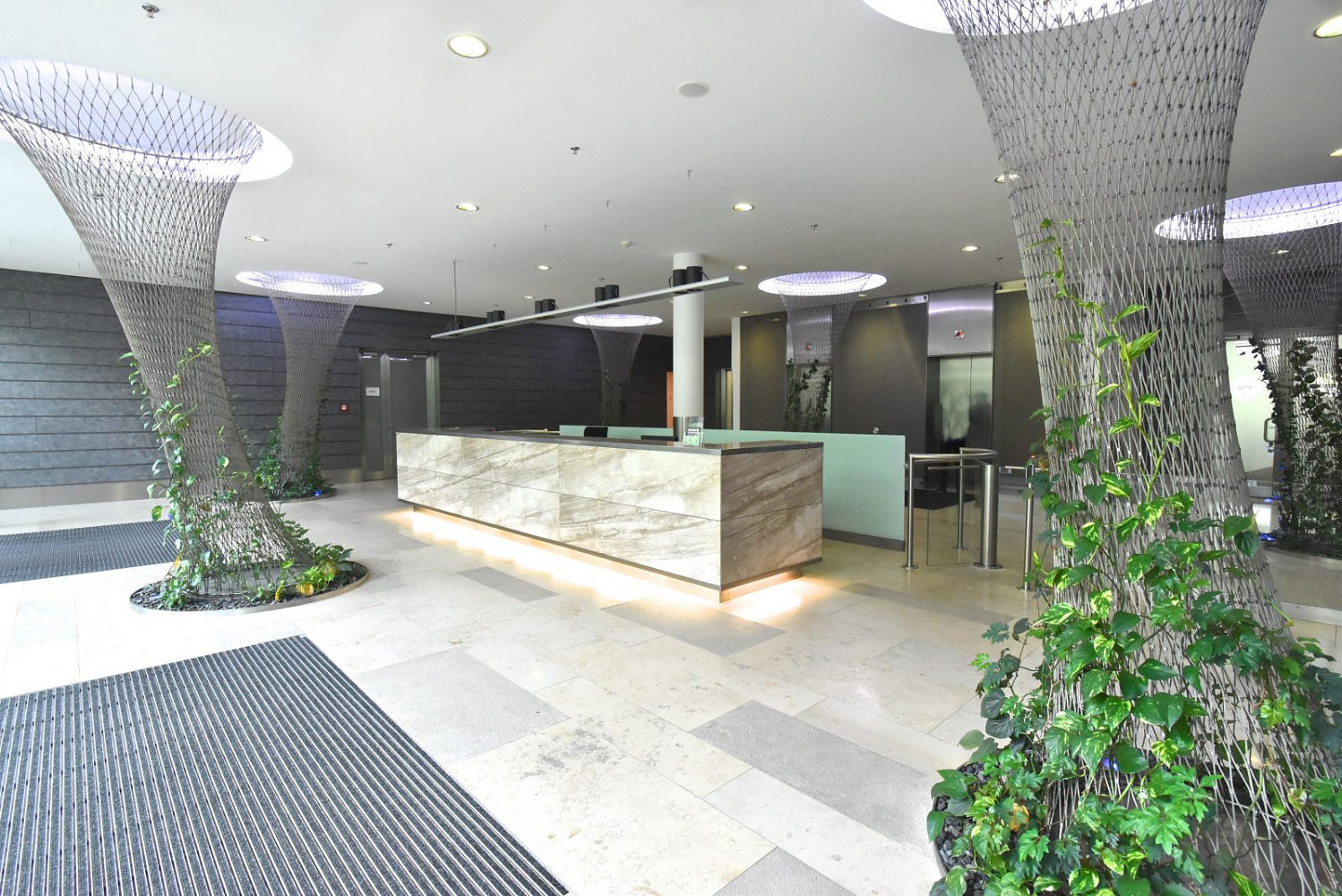 Pronájem kanceláře 937 m² – fotografie 2