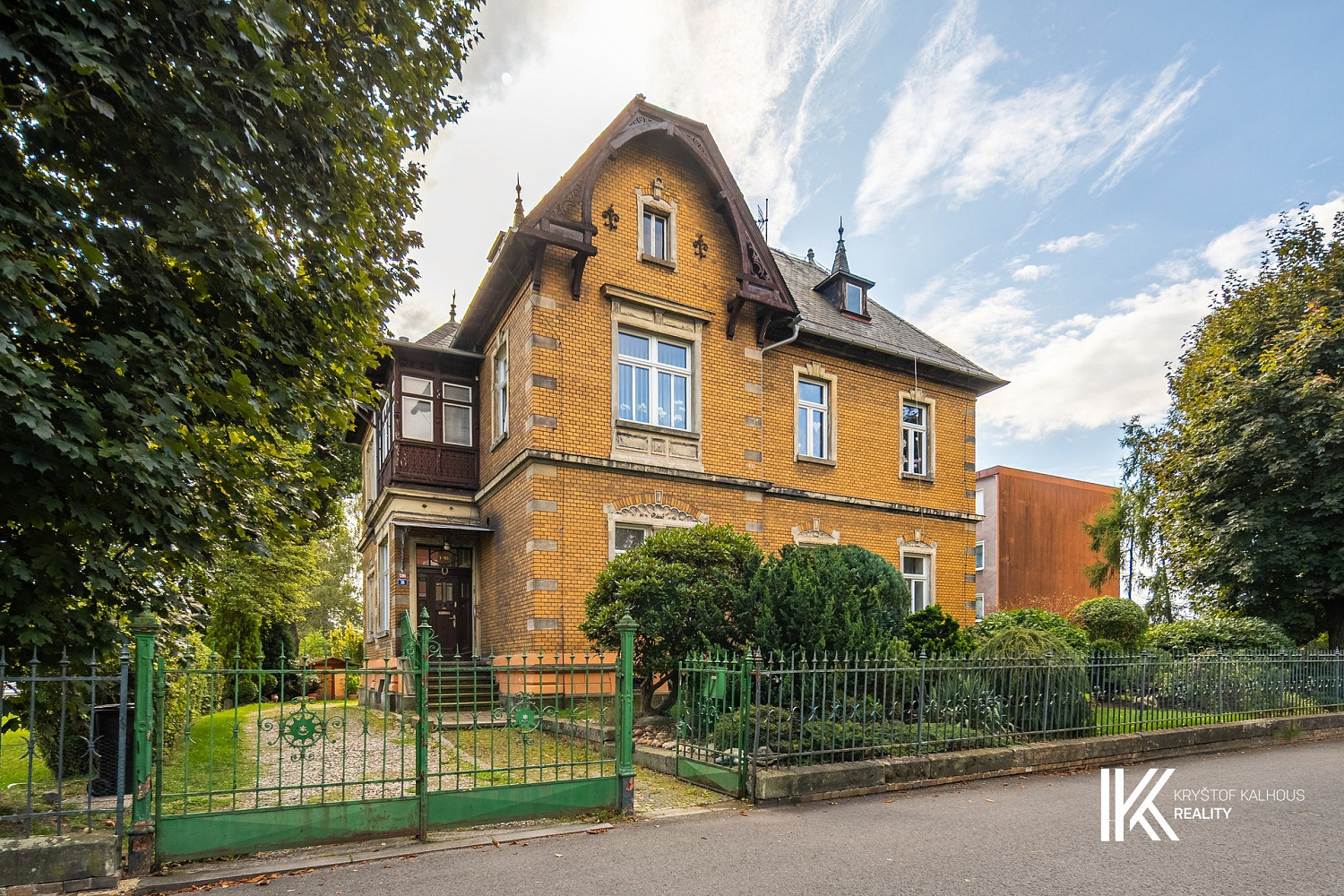 Prodej domu 260 m² s pozemkem 1 552 m²