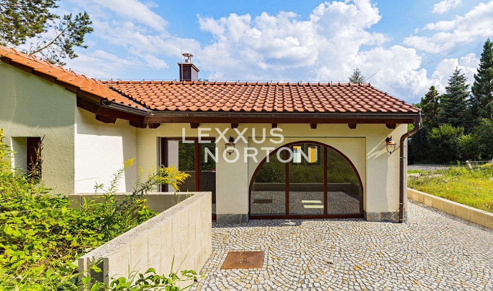 Prodej stavebního pozemku 1 416 m², Roztoky – náhled fotky 2