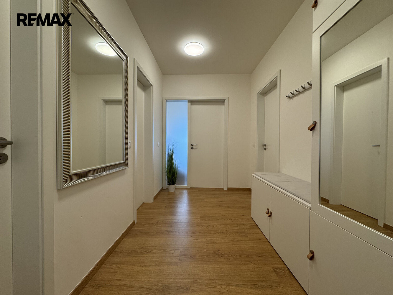 Pronájem bytu 2+kk 74 m² – fotografie 4