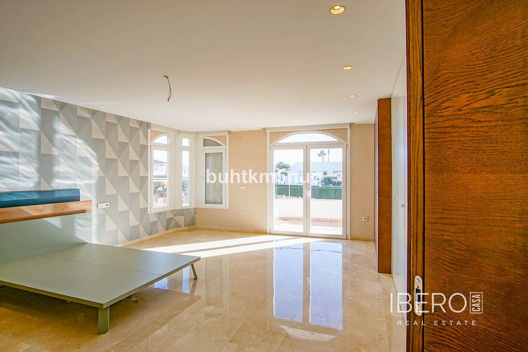 Prodej domu 810 m² s pozemkem 1 094 m² — photo 2