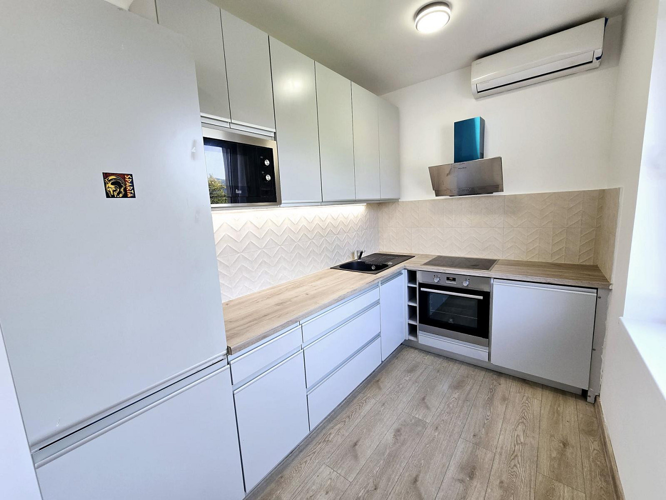 Pronájem bytu 2+1 63 m² – fotografie 2