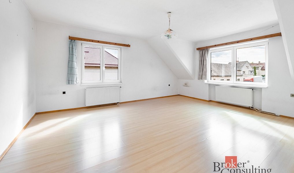 Prodej domu 236 m² s pozemkem 361 m², Březnice – náhled fotky 2