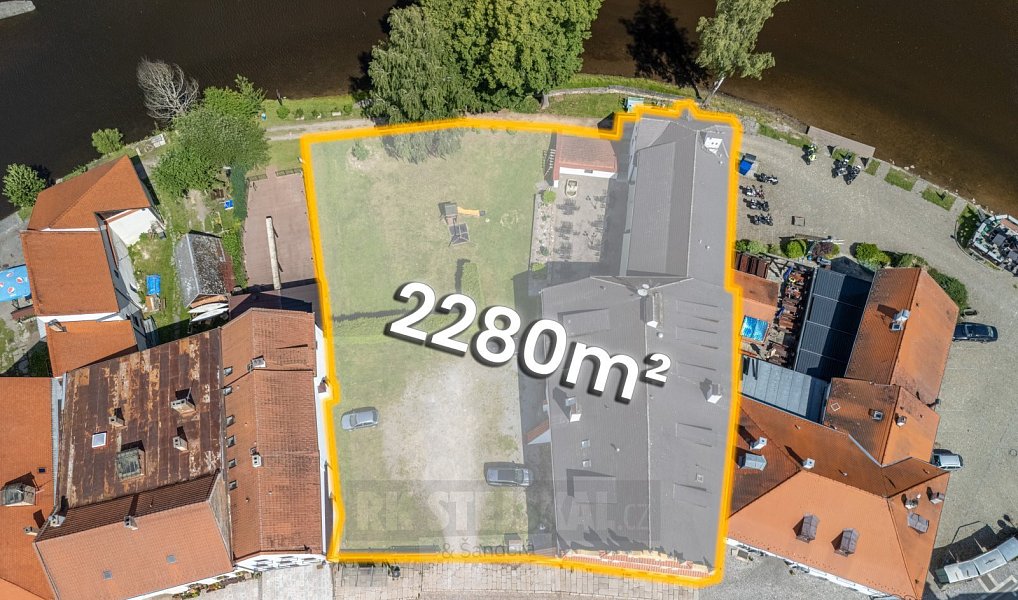 Prodej ubytovacího objektu 1 750 m², Rožmberk nad Vltavou – náhled fotky 2