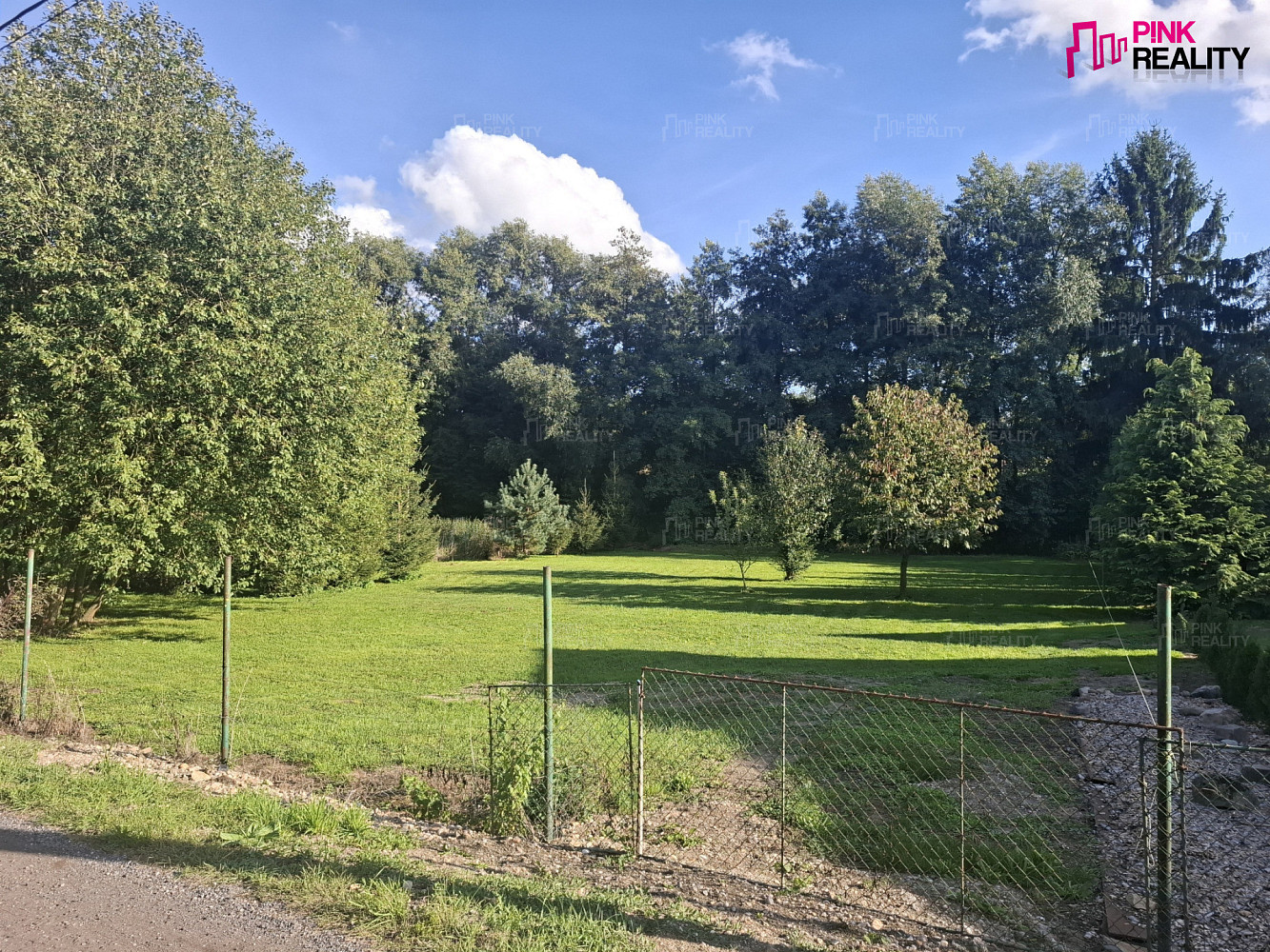 Prodej stavebního pozemku 1 302 m² – fotografie 4