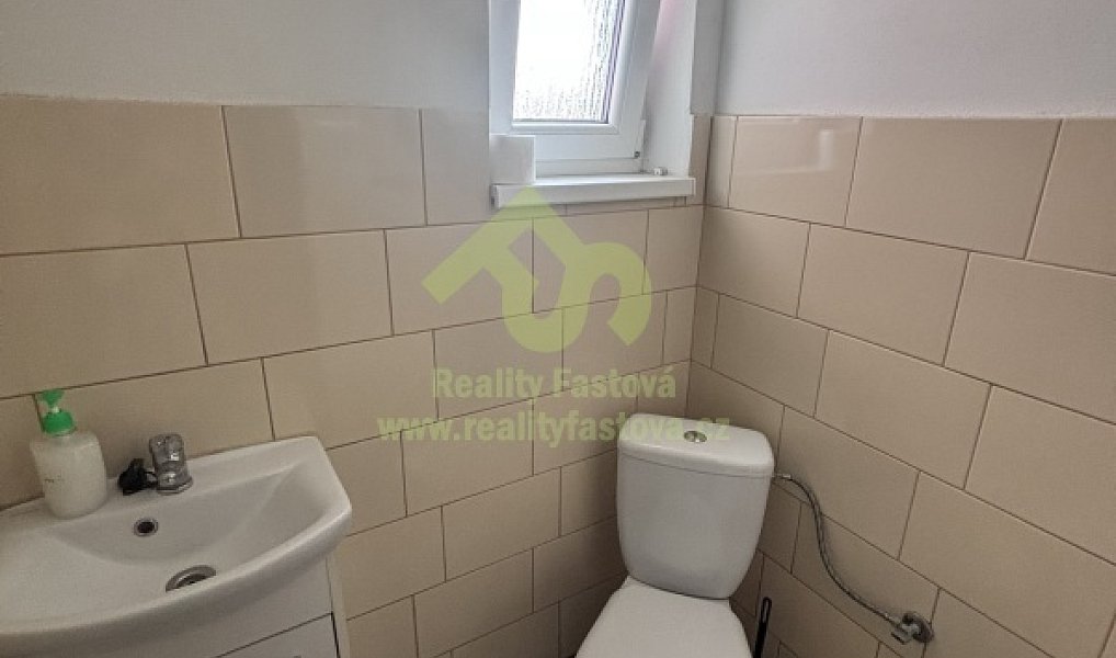 Prodej domu 228 m² s pozemkem 1 076 m², Rokycany – náhled fotky 36