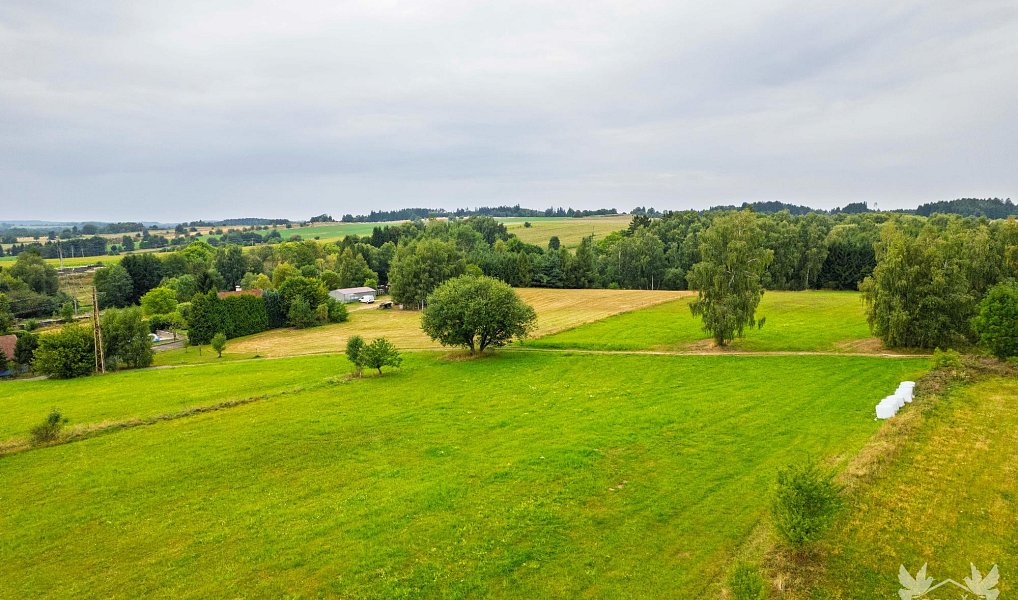 Prodej stavebního pozemku 1 401 m², Strmilov – náhled fotky 3