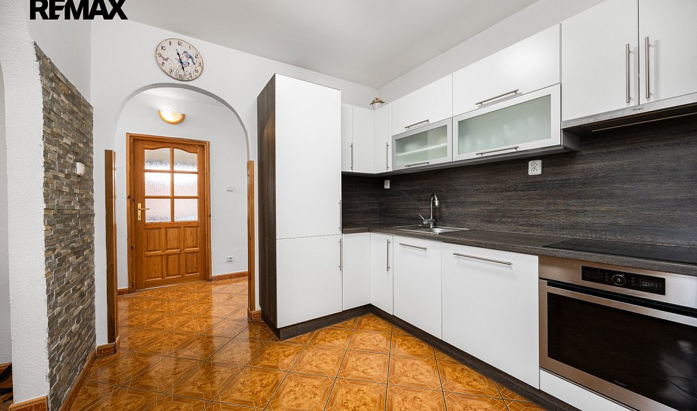 Prodej domu 240 m² s pozemkem 438 m², Nučice – náhled fotky 13