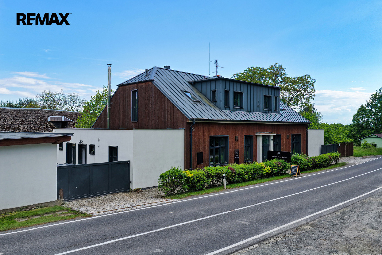Prodej domu 382 m² s pozemkem 28 004 m² — photo 2