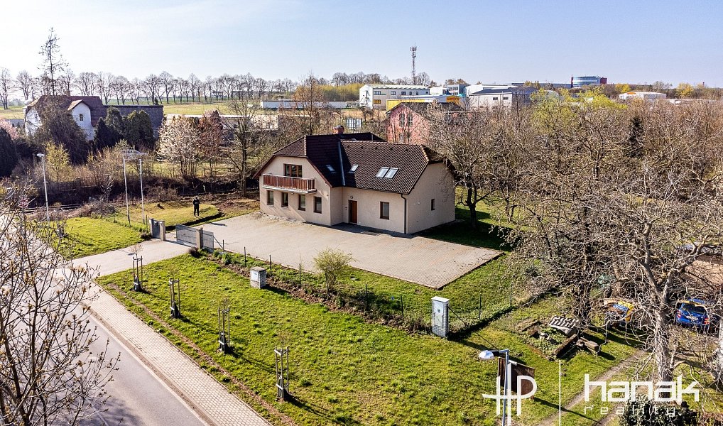 Prodej domu 259 m² s pozemkem 2 016 m², Strančice – náhled fotky 27