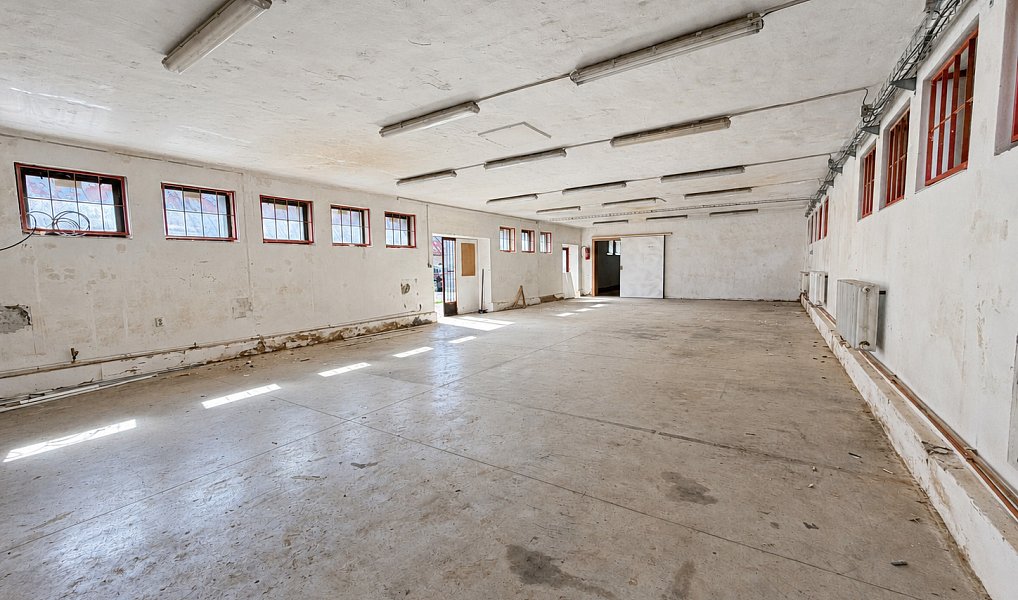 Pronájem výrobních prostor 230 m², Vsetín – náhled fotky 3