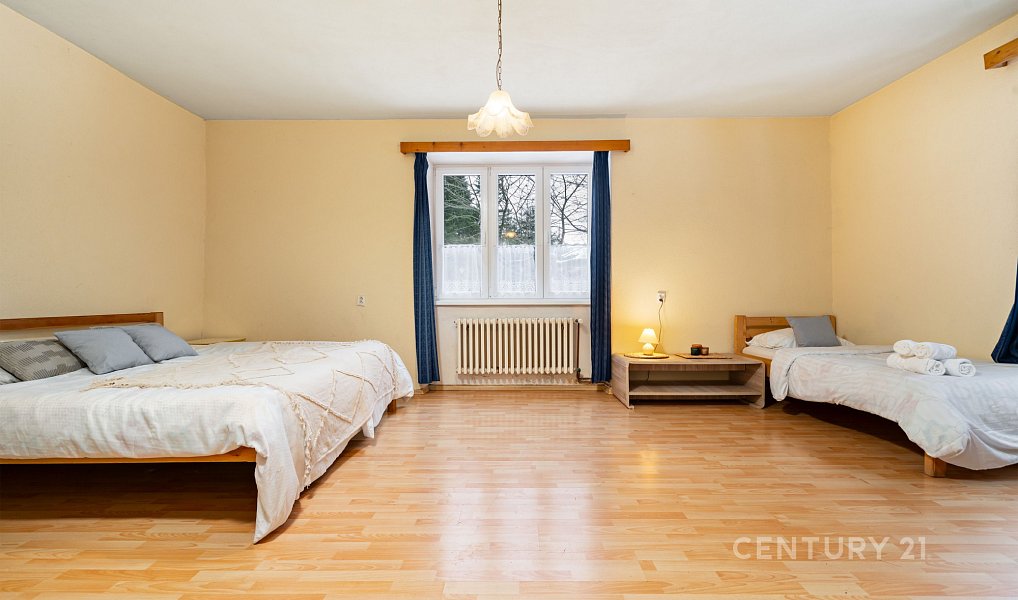 Prodej chaty/chalupy 648 m² s pozemkem 907 m², Strašín – náhled fotky 12