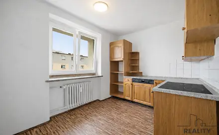 Pronájem bytu 1+1 30 m², Činžovních domů, Rybitví, okres Pardubice