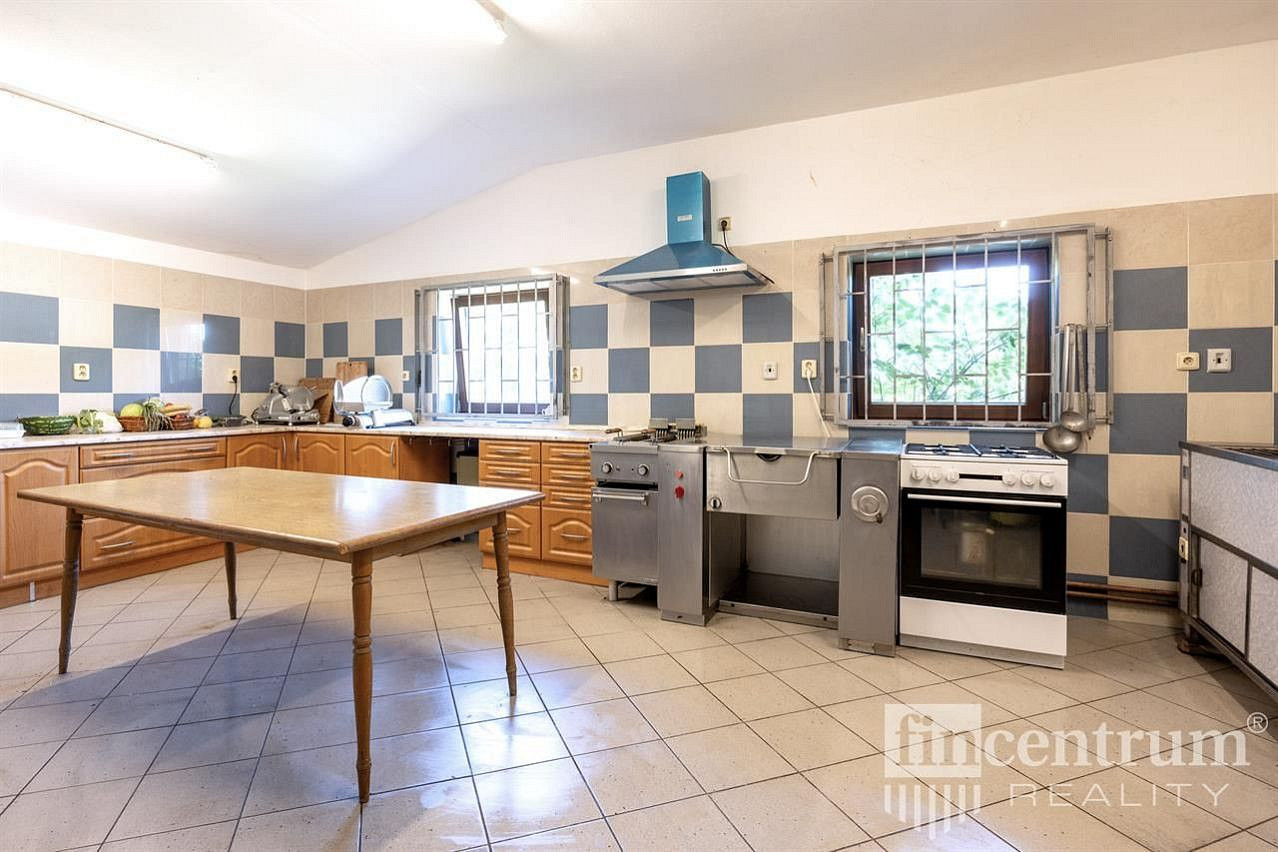 Prodej komerčního objektu (jiného typu) 1 698 m² – fotografie 5