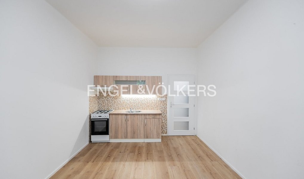 Pronájem bytu 2+kk 44 m², Praha – náhled fotky 2