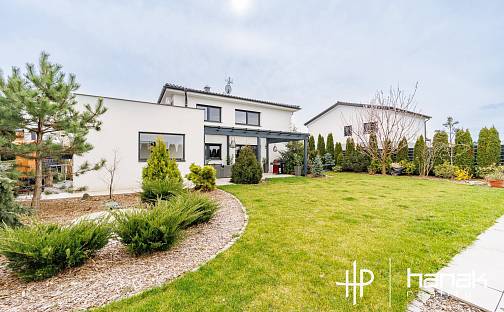 Prodej domu 236 m² s pozemkem 738 m², Jezerní, Hlušovice, okres Olomouc