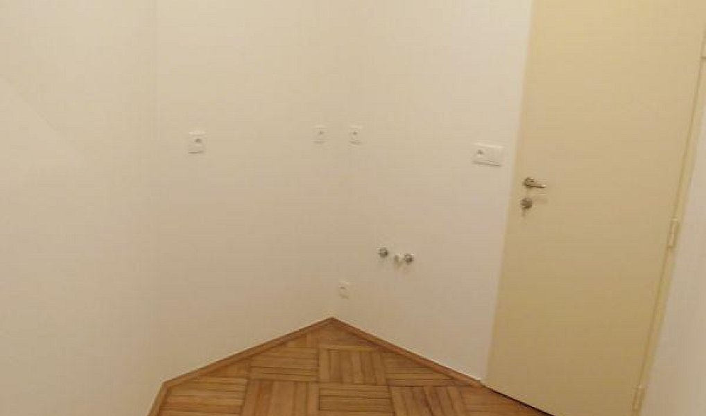 Pronájem kanceláře 127 m², Praha – náhled fotky 9