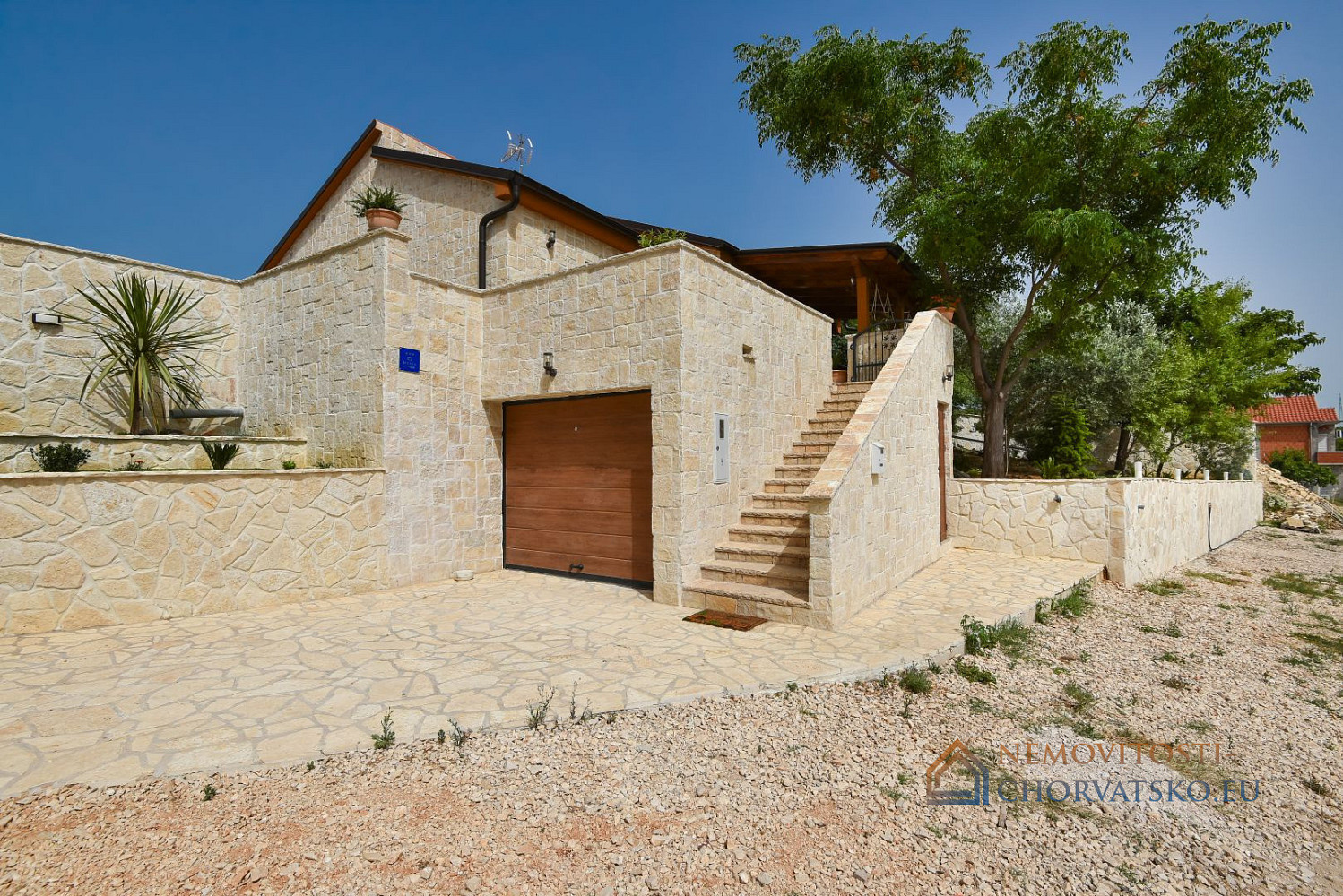 Prodej domu 138 m² s pozemkem 500 m² – pohled 3
