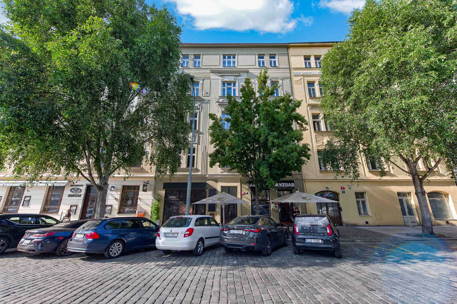 Pronájem obchodních prostor 220 m² – fotografie 3