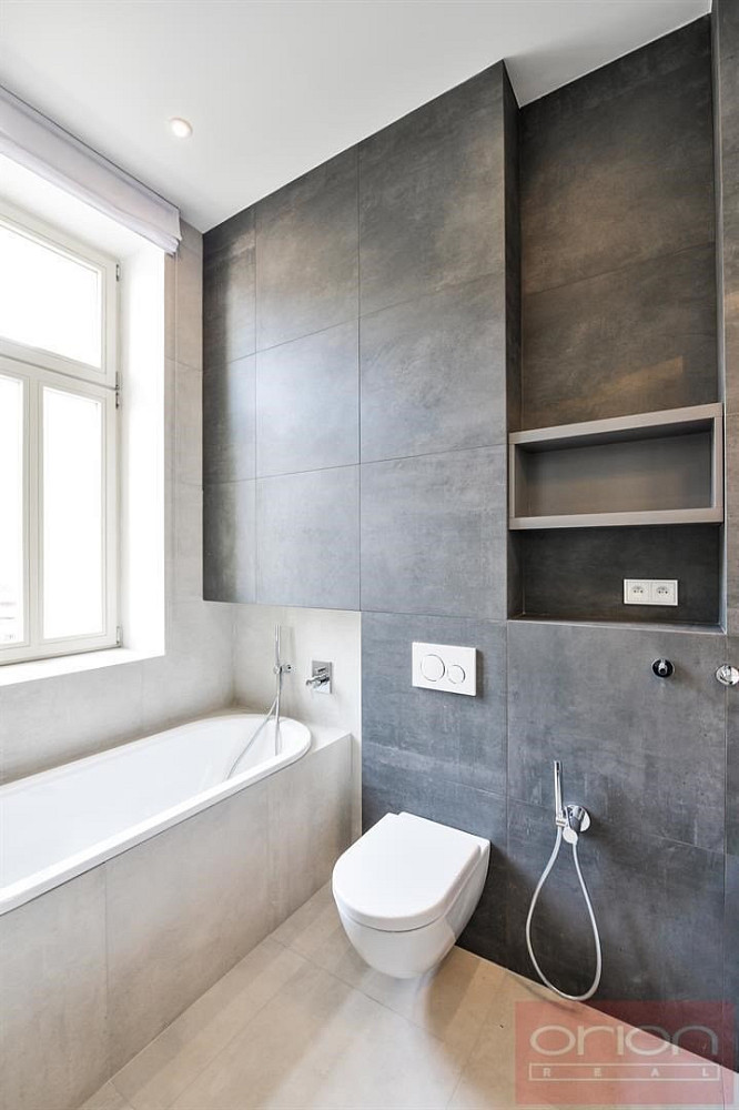 Pronájem bytu 4+kk 137 m² – pohled 3