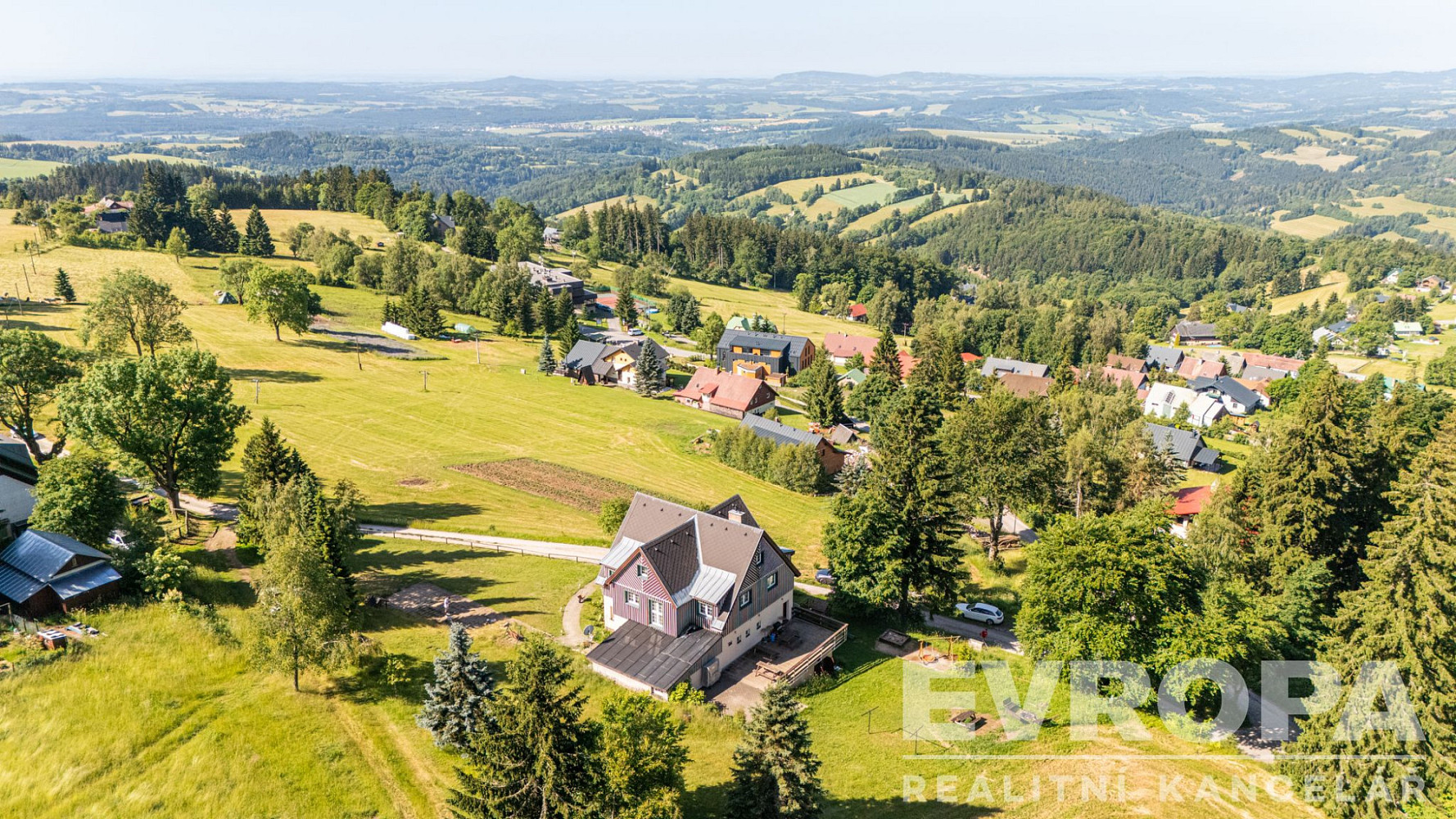 Prodej ubytovacího objektu 425 m² – fotografie 3
