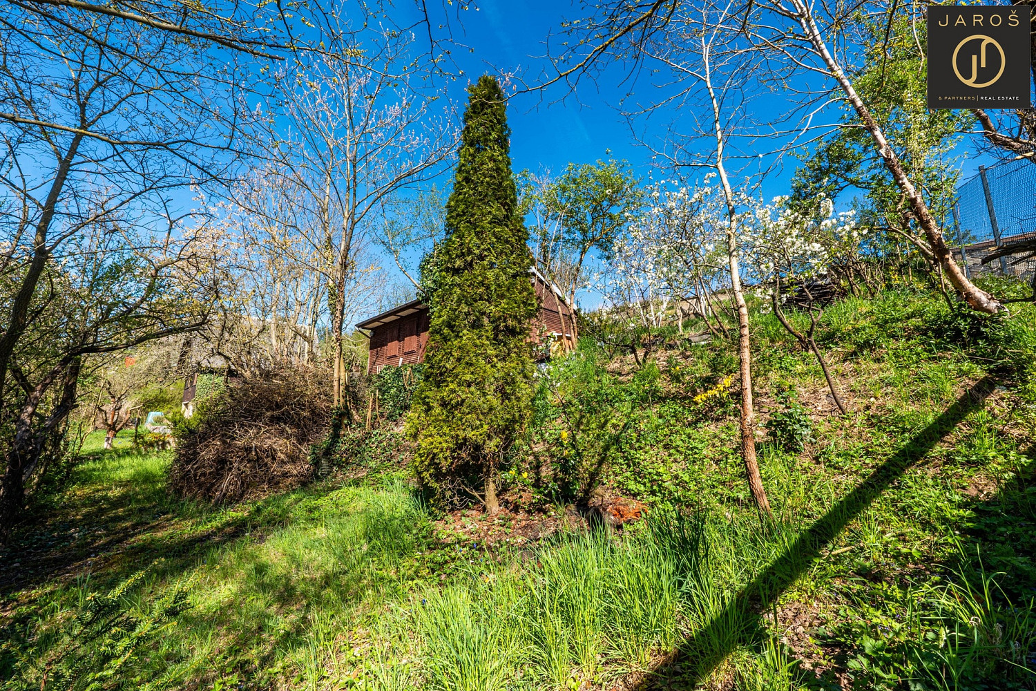 Prodej stavebního pozemku 404 m² – fotografie 2