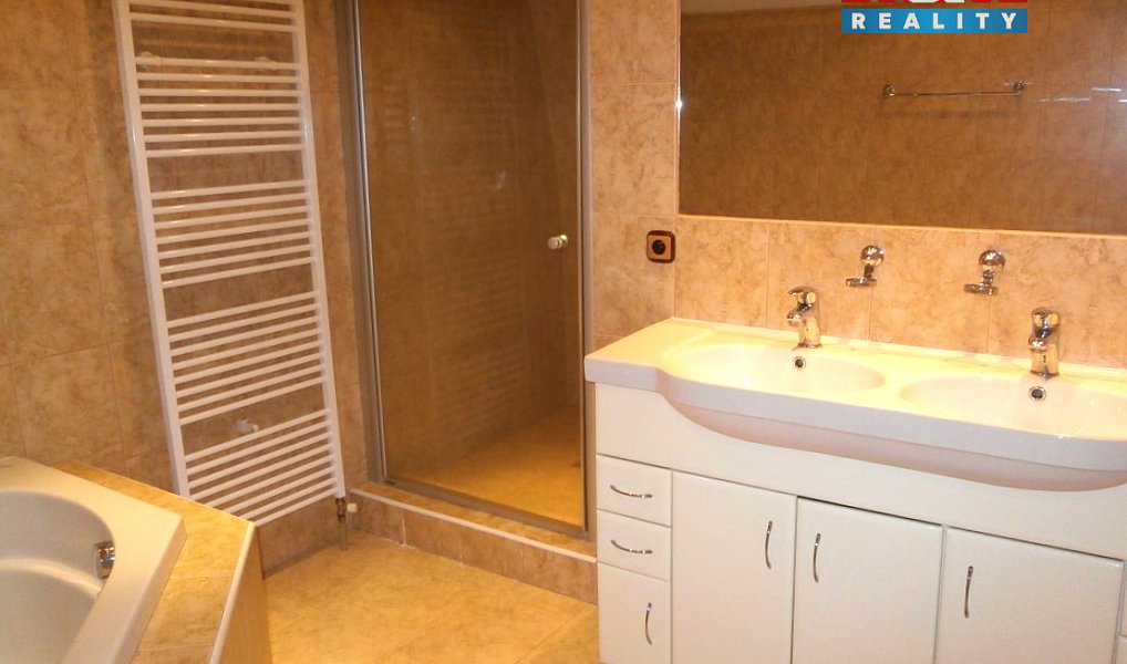 Prodej domu 218 m² s pozemkem 279 m², Lenešice – náhled fotky 3